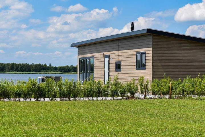 Camping voor 6 personen, with Terras and Tuin as well as Uitzicht in Putten