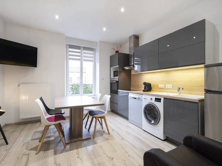 Appartement entier, Appartement de vacances pour 2 personnes avec jardin in Vittel, Neufchâteau