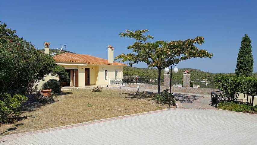 Location de vacances pour 6 personnes, avec jardin ainsi que vue sur l’océan et balcon dans Égine - 3