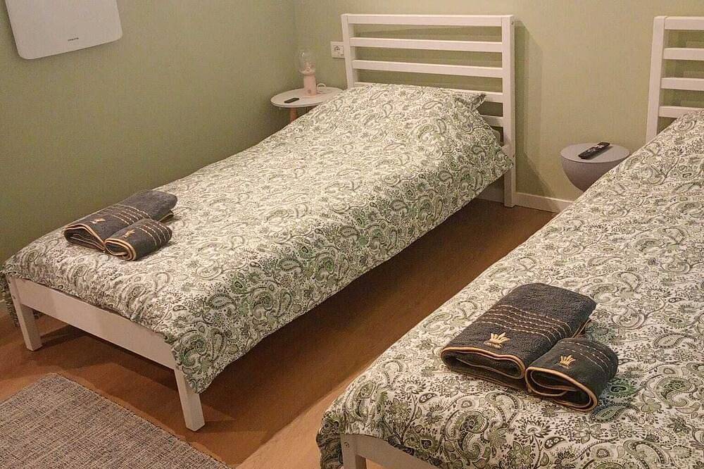 Rooms for 4 people in Rho Centro in Rho, Milan Province