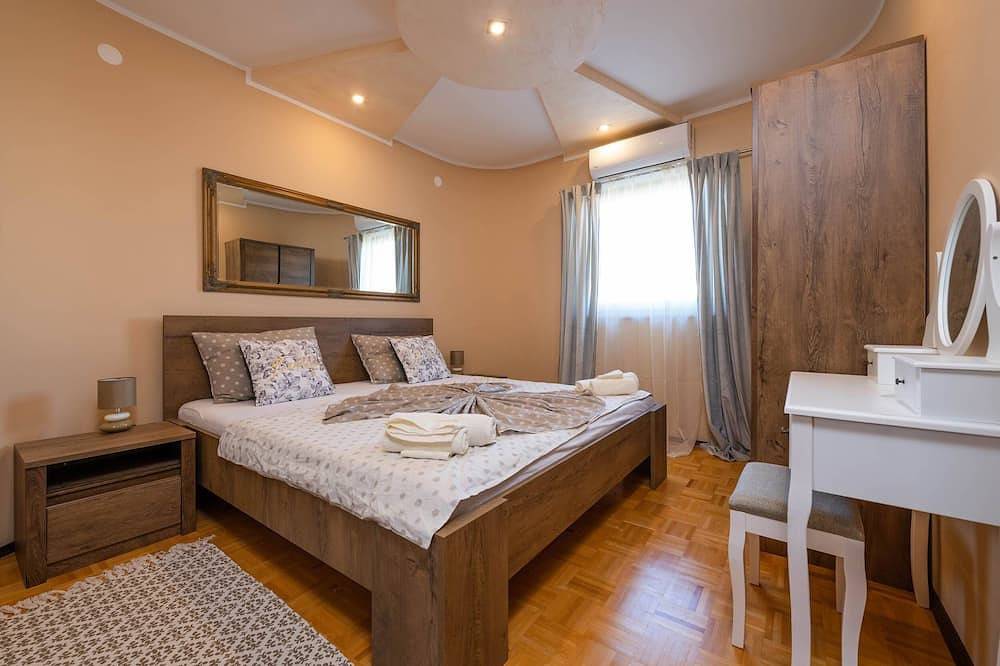 Villa Zorica in Poreč with 7 Bedrooms, Pool, Fireplace in Poreč, Grad Poreč