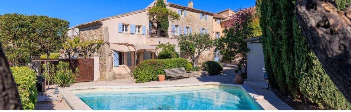 Location de vacances pour 2 personnes, avec vue ainsi que piscine et jardin à Roaix - 3