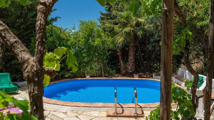 Casa rural para 5 personas, con jardín además de piscina y vistas en Sedella - 2