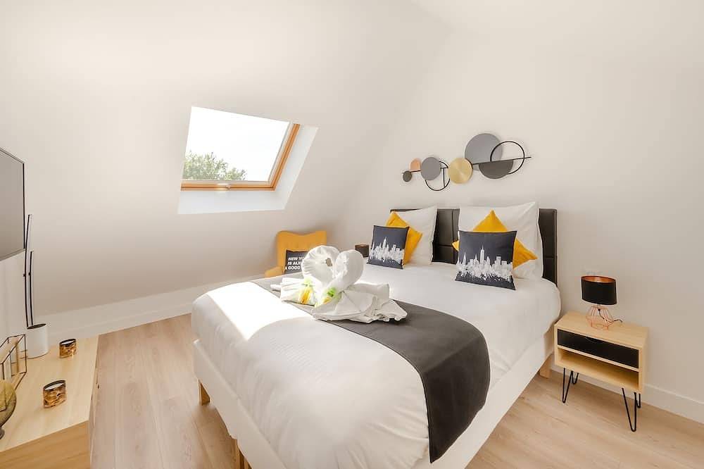 New York House in Villejust, Essonne