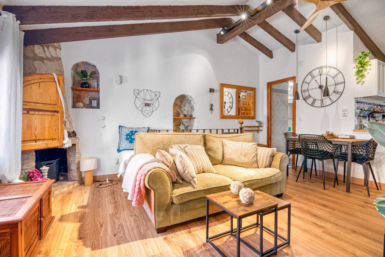 Entire apartment, Casa Trinidad – Terrace, Parking & A/C in Dénia Old Town in Denia Old Town, Dénia