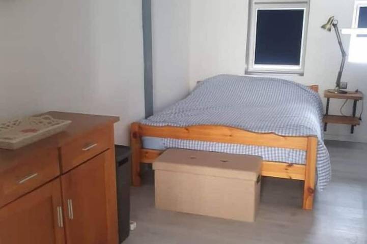 Petit Logement indépendant - calme avec cour sécurisée - 10 minutes de troyes in Mesnil-Sellières, Parc naturel régional de la Forêt d'Orient