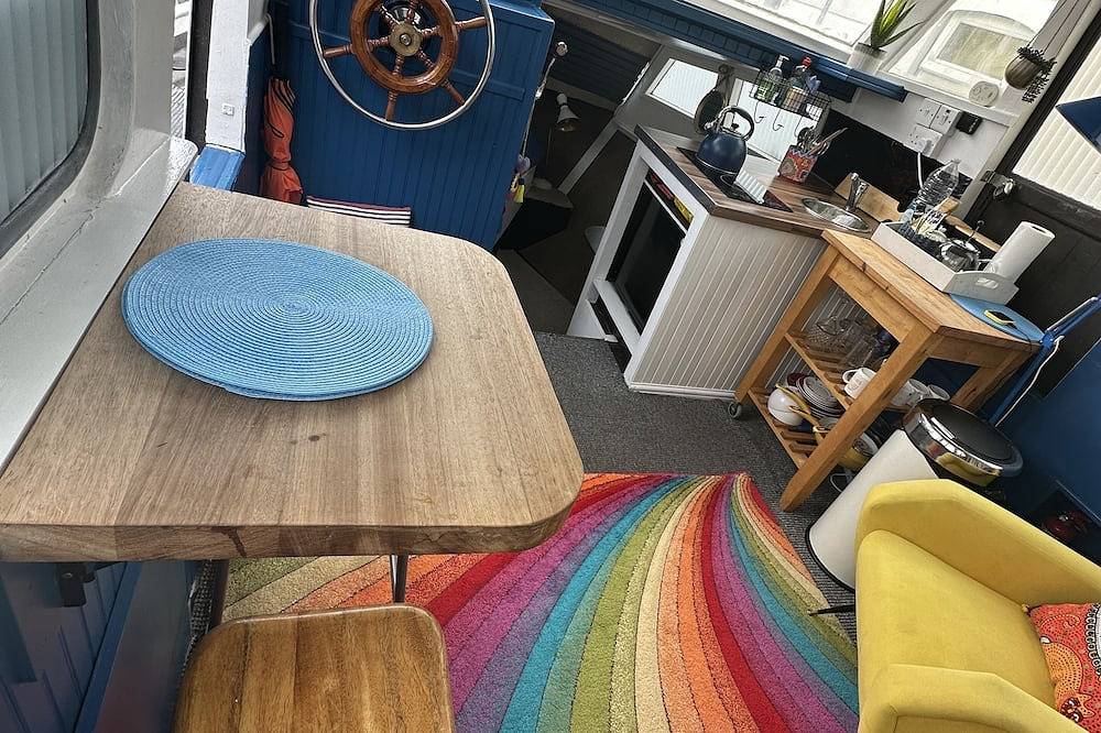 House Boat Experience! Cozy hip Place With an Amazing View of the River Thames in Richmond an der Themse, London