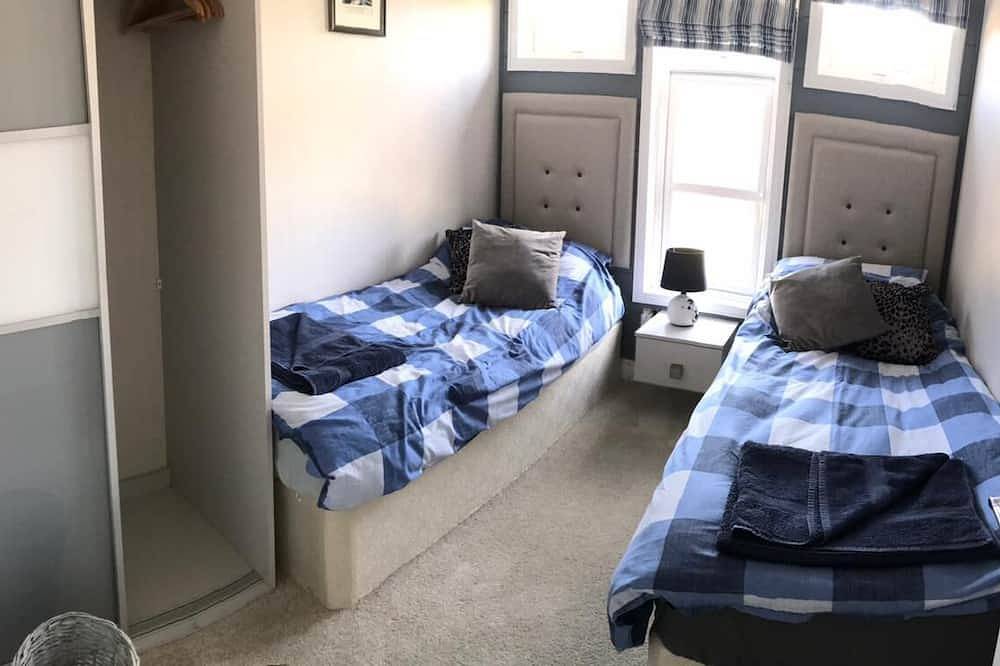 Luxury 3 Bedroom Lodge - Pet Friendly in Milford-on-Sea, Hampshire