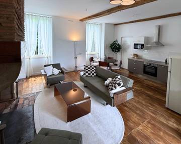 Gîte pour 4 personnes, avec terrasse et jardin à Lons