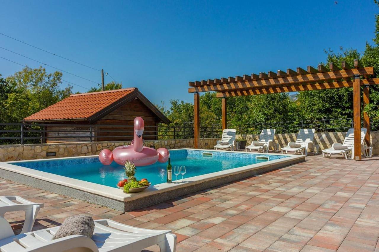Four-Bedroom House in Grizane, Primorje-Gorski Kotar