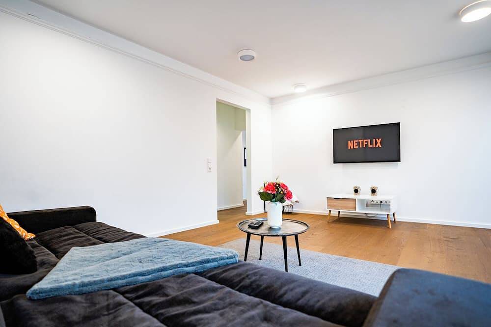 Ganze Wohnung, Design Loft - Whirlpool - Terrasse - 4 Personen - zentral in Wiesbaden, Rheingau