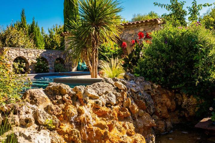 Gîte pour 2 personnes, avec piscine et sauna ainsi que jardin et jacuzzi à Brissac - 2