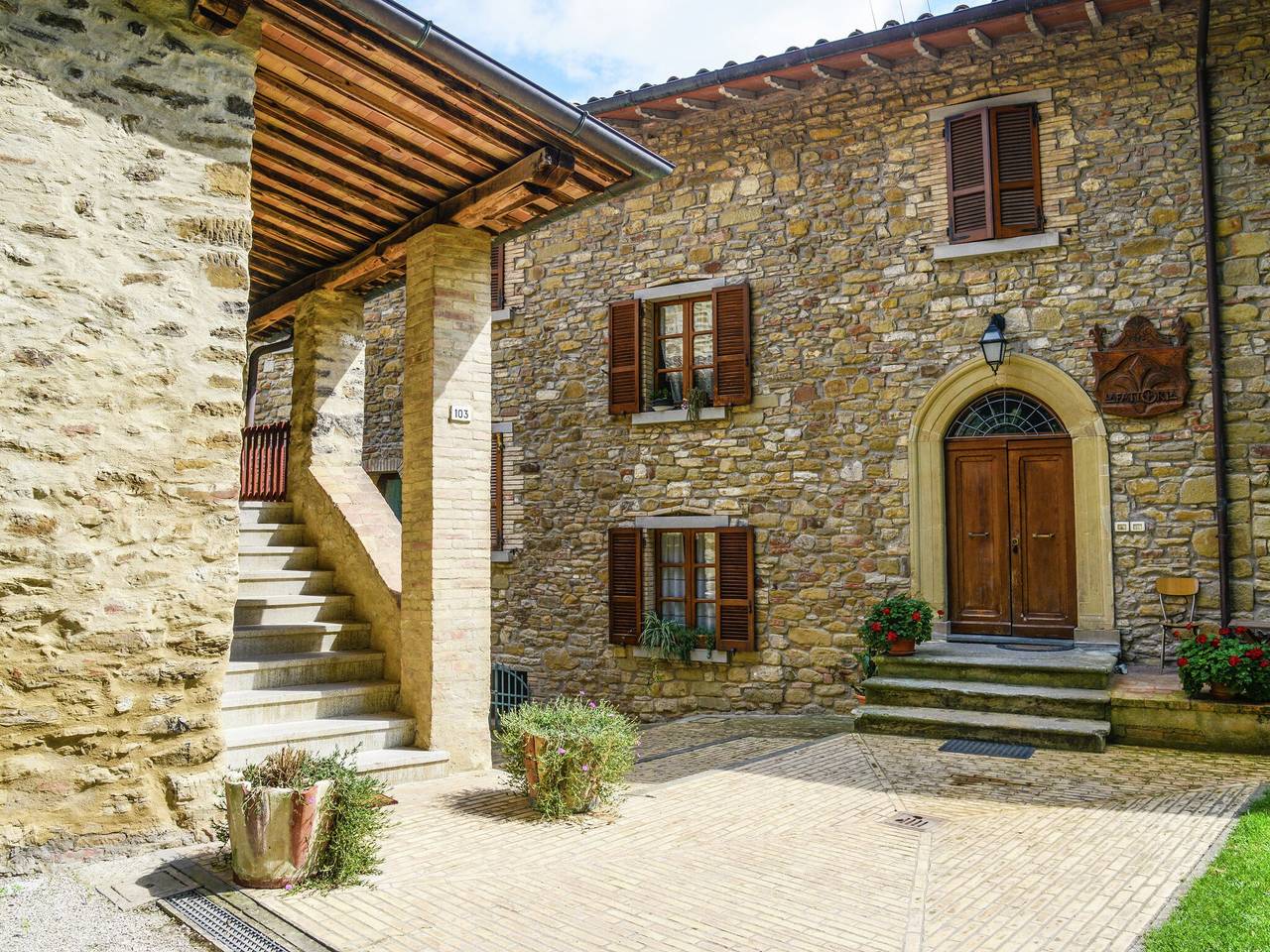 Casa Monte con Piscina y Senderos en Bosque in Monte Santa Maria Tiberina, Valtiberina