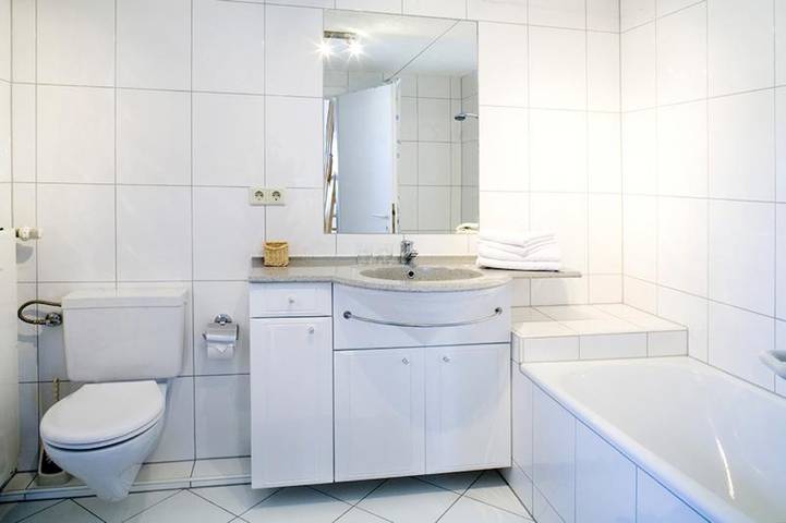 Ganzes Studio, Helle Ferienwohnung "Bregenz 8 Top 4" mit Wlan, Terrasse & Garten in Bregenz, Bodensee-Vorarlberg