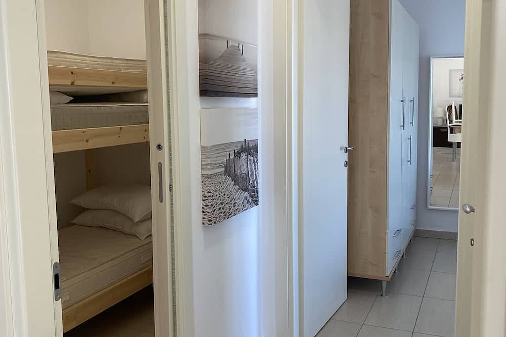 Ganze Wohnung, Your Seafront Terrace-25 mt from the beach-Wifi-Gas Barbecue - 5 stars in Roseto degli Abruzzi, Teramo Provinz