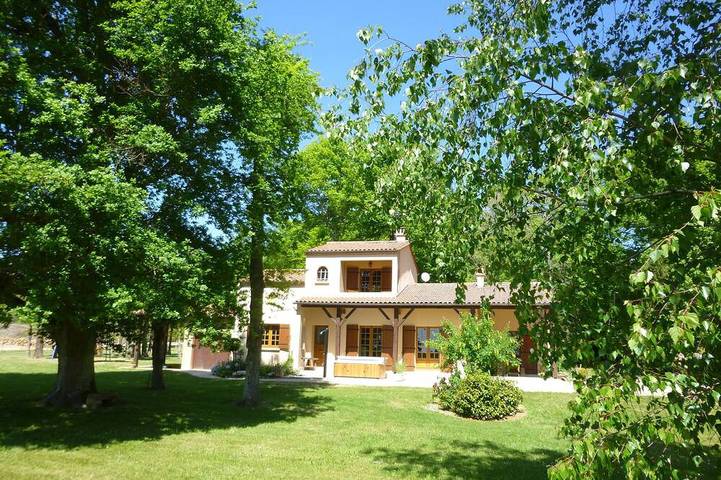 Gîte pour 6 personnes, avec jacuzzi et jardin, animaux acceptés