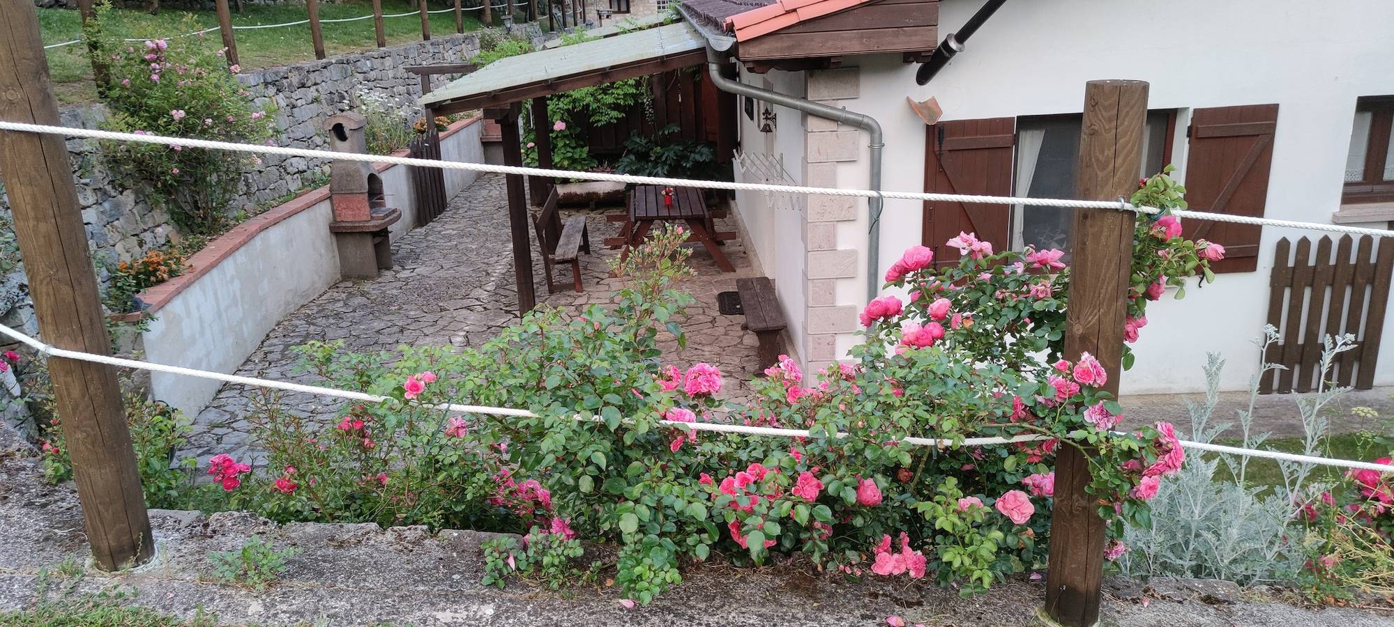 Ganze Wohnung, Ferienwohnung 'Rural Rubó' mit Bergblick, privater Terrasse und Wi-Fi in Peñamellera Alta, Sierra del Cuera