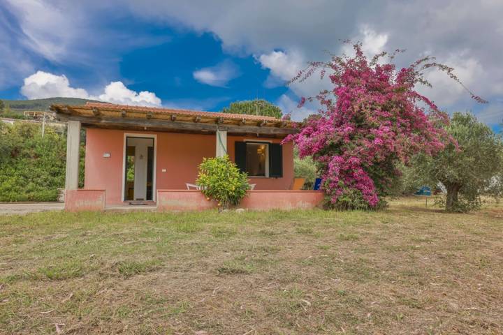 Ferienhaus für 4 Personen, mit Garten in Lacona - 2