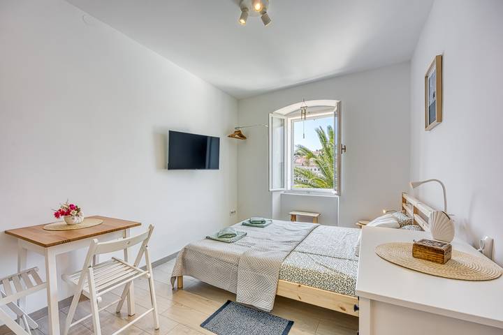 Ferienwohnung für 2 Personen, mit Meerblick in Mali Lošinj