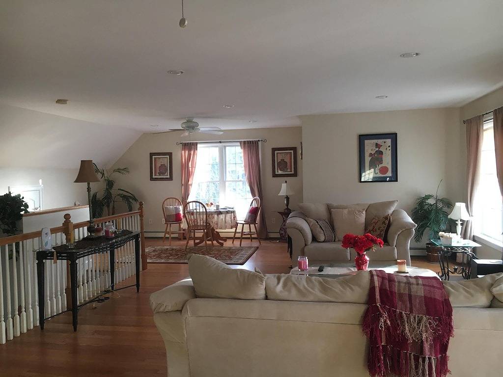 Fallen Sie in Ersparnisse! Charmante geräumige, private Suite am Meer in Little Compton, Newport County