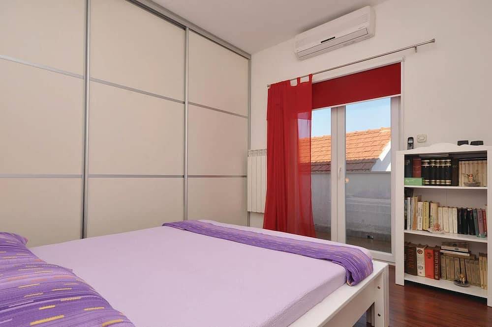 Apartamento entero, 3 bedroom beach front apartment in Supetar in Supetar, Brac