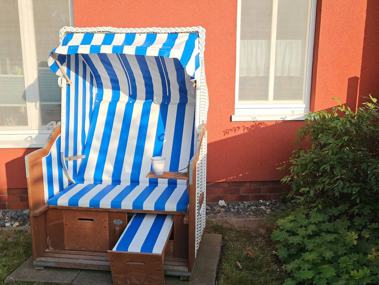 Ganze Ferienwohnung, Ferienwohnung Möwennest mit Terrasse, Garten und Strandkorb in Middelhagen, Mönchgut