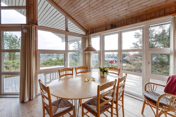 Stunning home in Brovst w/ Wifi, 3 Bedrooms and Sauna in Tranum, Jammerbugt