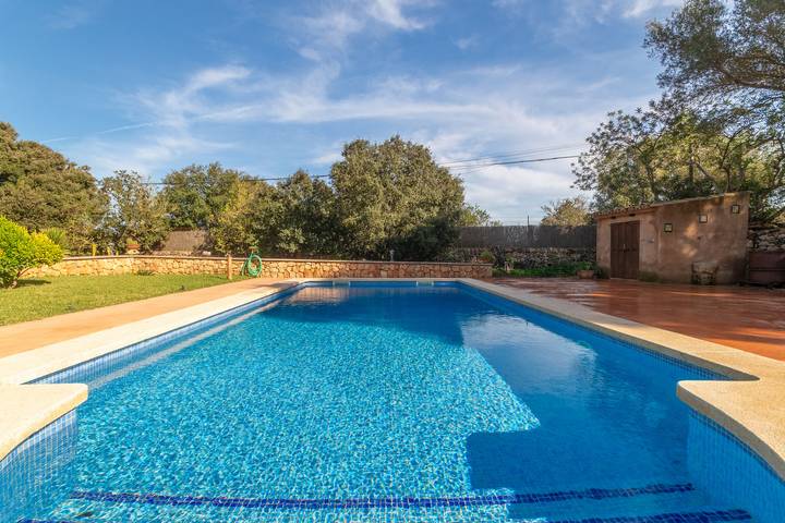 Villa for 4 people, with garden and pool - 1