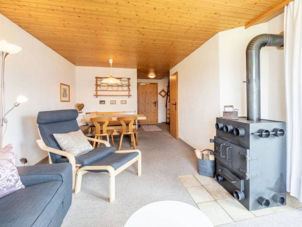 Ganze Wohnung, Ferienwohnung für 5 Personen mit Balkon in Falera, Flims Laax Falera