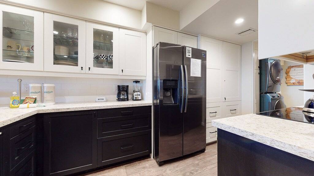 Ganze Wohnung, Umgestaltete, haustierfreundliche, atemberaubende Aussicht auf die Berge, in der Nähe von Lakes Basin Access in Mammoth Lakes, Mammoth Mountain