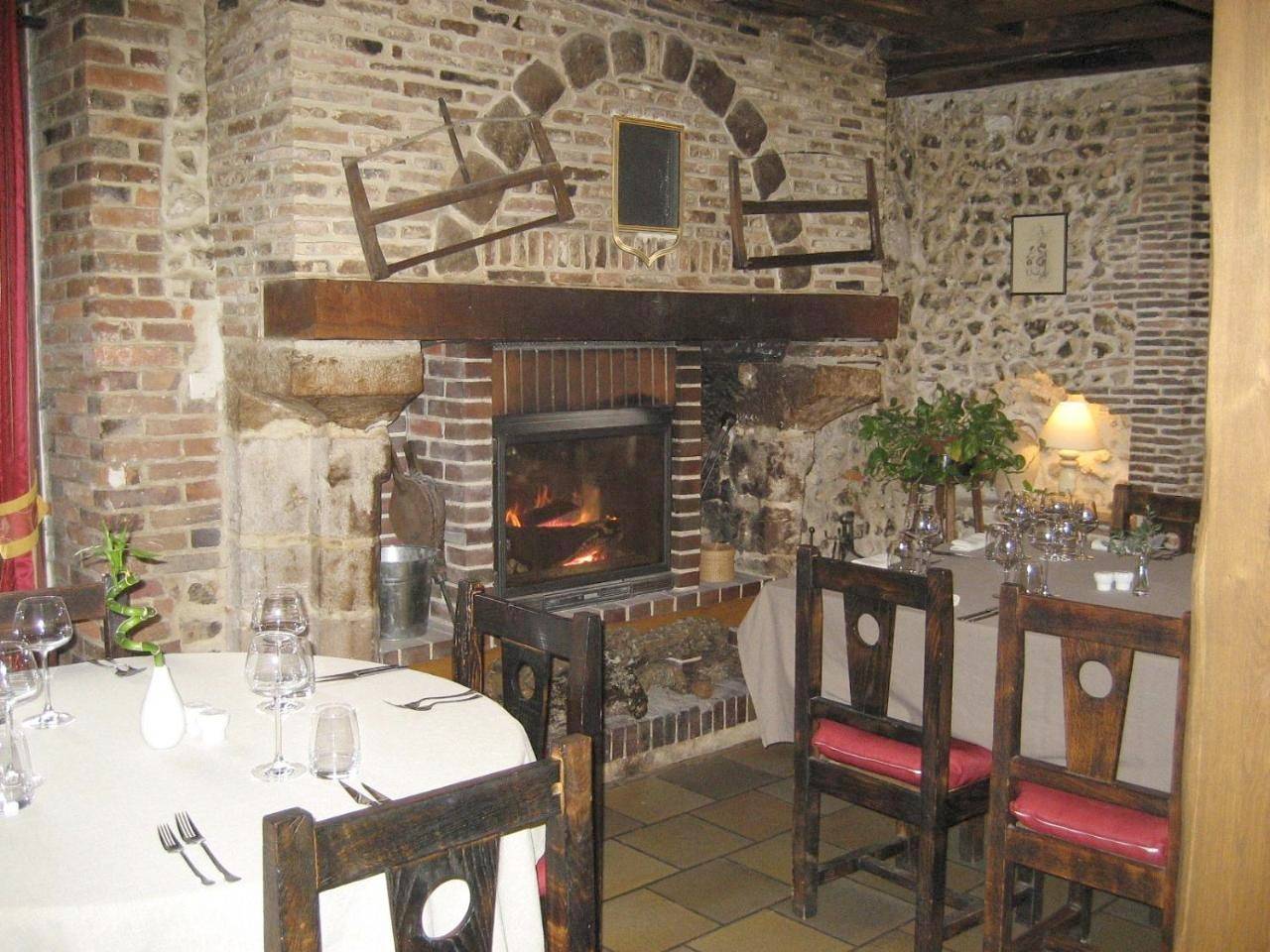 Superior Double Room in Charny-Orée-de-Puisaye, Région d'Auxerre