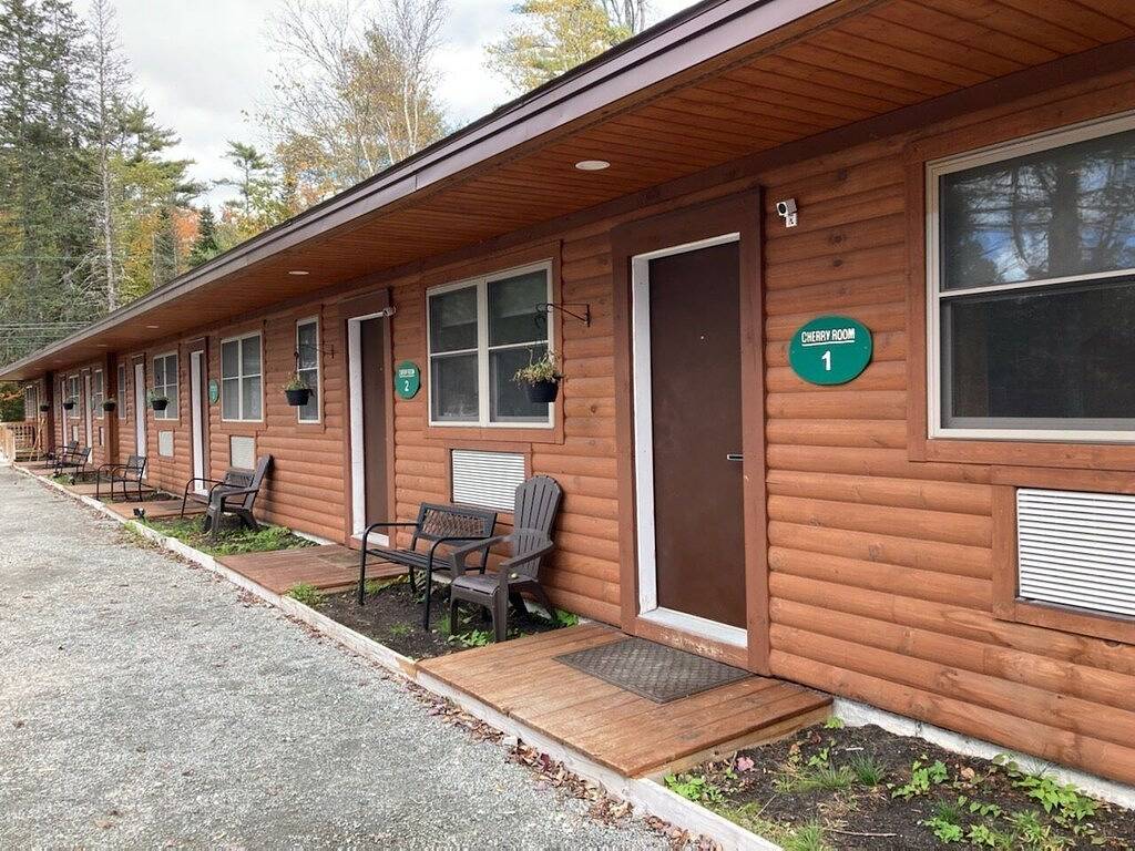 Log Cabin for 2 Guests in Bethlehem, Grafton County