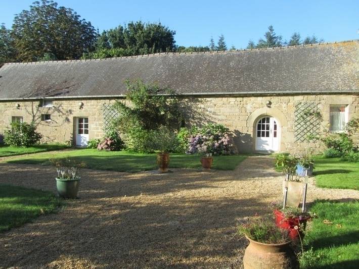 Gîte pour 4 personnes, avec Terrasse ainsi que Jardin et Vue à Mellionnec