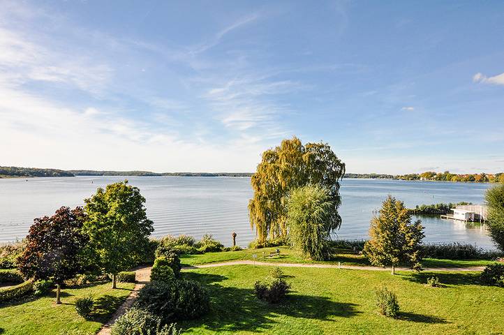 Ganze Ferienwohnung, Fewo Seeufer 60B - 2. Og rechts in Waren (Müritz), Müritz