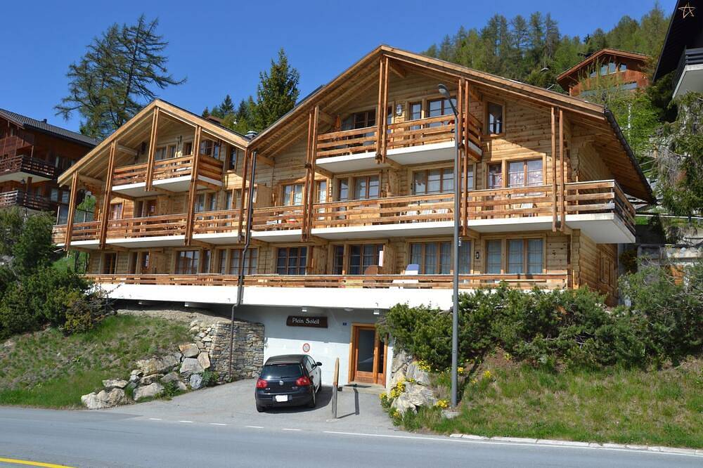 Ganze Wohnung, Aussen : Wohnung für 4 Personen im 2. Stock, Balkon -Innen : 45 qm, Wohnraum mit Essecke -Zimmer : 1 in Saint Luc, Anniviers