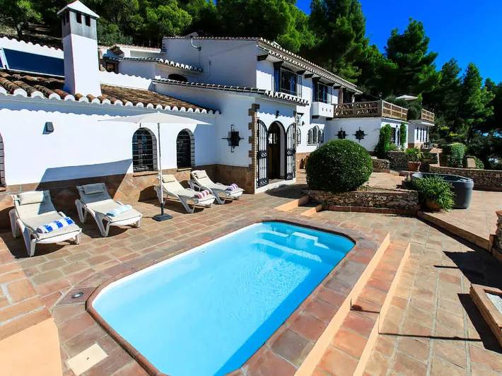 Chalet para 8 personas, con piscina y jardín en Sierra de Tejeda Almijara y Alhama