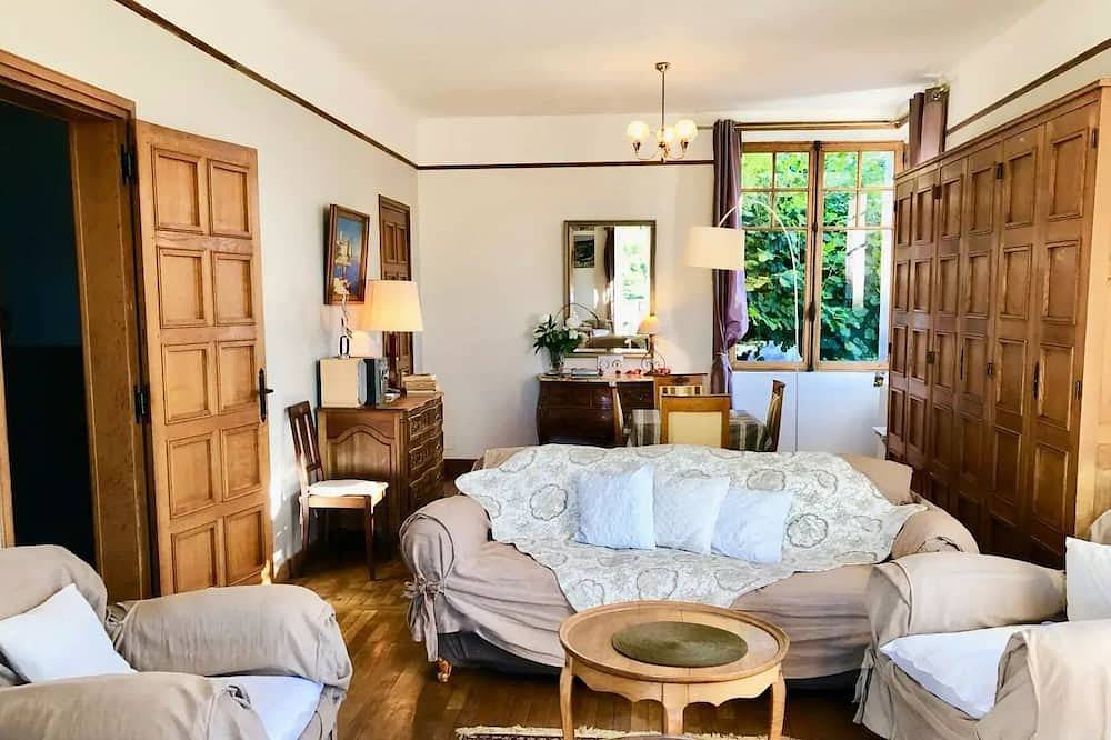 Gîte de France 14 personnes in Uzerche, Région de Tulle