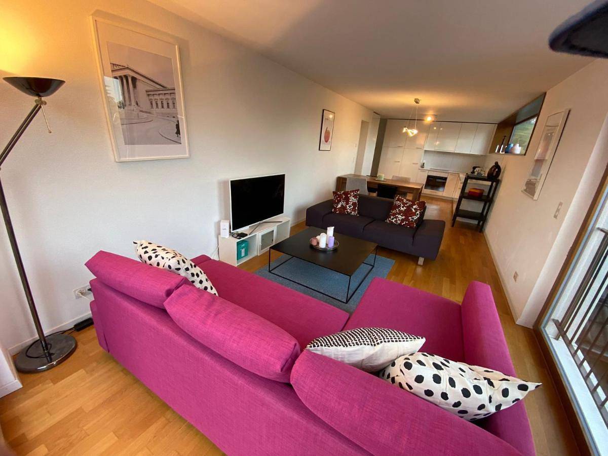 Appartement entier, Three-Bedroom Apartment in Perroy, Lac Léman