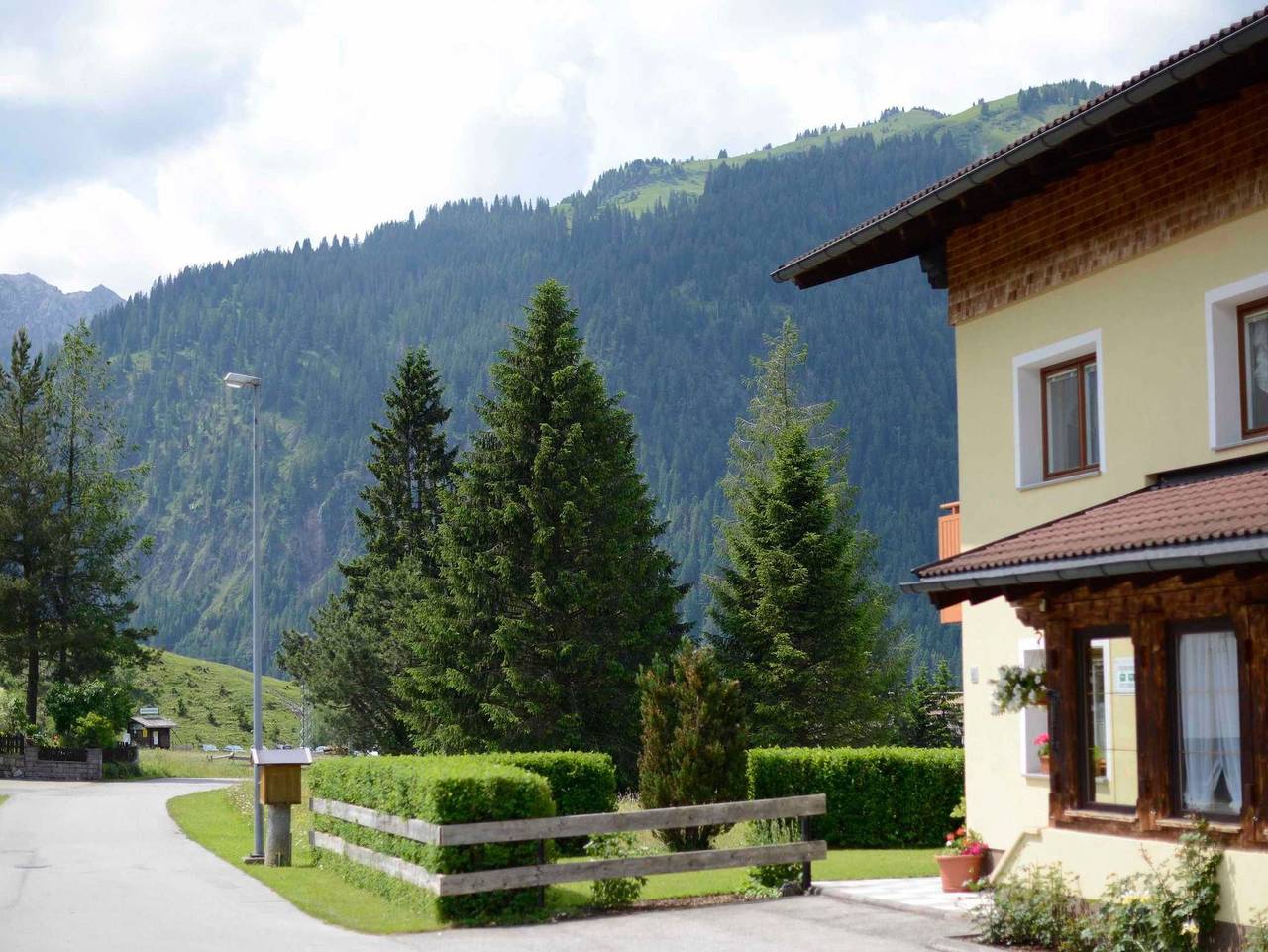 Ganze Ferienwohnung, Landhaus Pflauder - Ferienwohnung 2-3 Pers. in Grän, Allgäuer Alpen (Österreich)