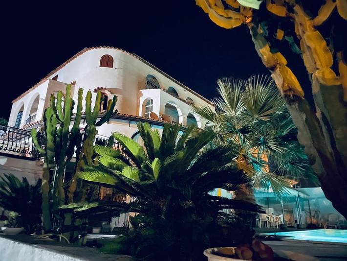 Appartamento per 5 persone, con Balcone e Terrazza nonché Giardino e Piscina a Palma di Montechiaro
