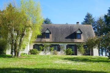 Location de vacances pour 12 personnes à La Douze