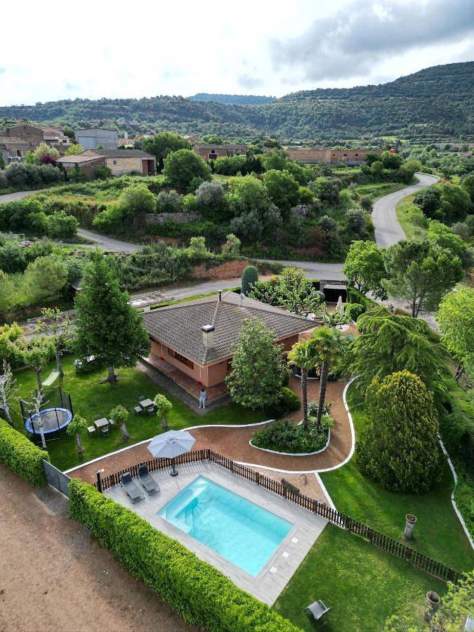 Casa rural para 7 personas, con vistas además de piscina y jardín, Se admiten mascotas en Noguera - 3