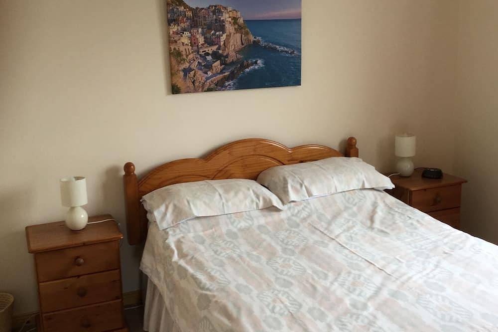 A Modern, Comfortable 3 Bedroom House, 5 Minutes From The  Causeway Coast in Bushmills, County Antrim