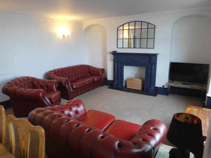 Entire apartment, Three-Bedroom Apartment in Burnham on Sea & Highbridge, Somerset