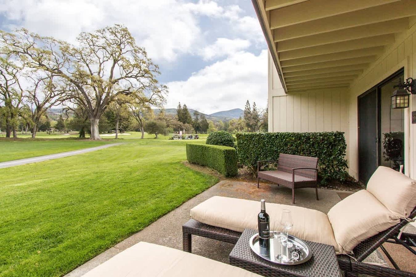 Ganze Wohnung, Luxe Golf View Condo   Prime Napa Location in Napa Valley