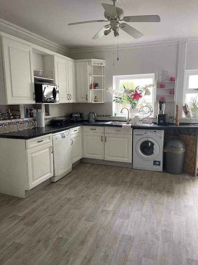 Entire apartment, Bungalow in Merseyside