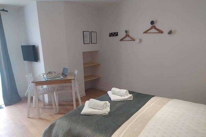 Entire apartment, Poterne du Tricot - Studio - 20m² - Maximum 2 Personnes in Guérande, Côte d'Amour