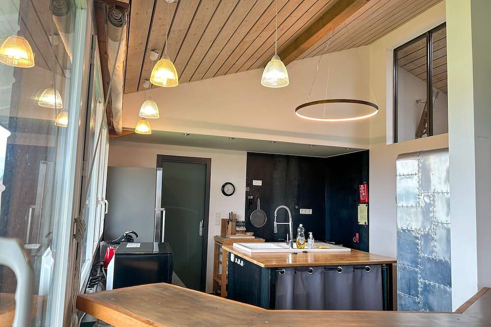 Villa with terrace, garden, near Evian and slopes, Wifi, parking in Lugrin, Thonon-les-Bains en omgeving