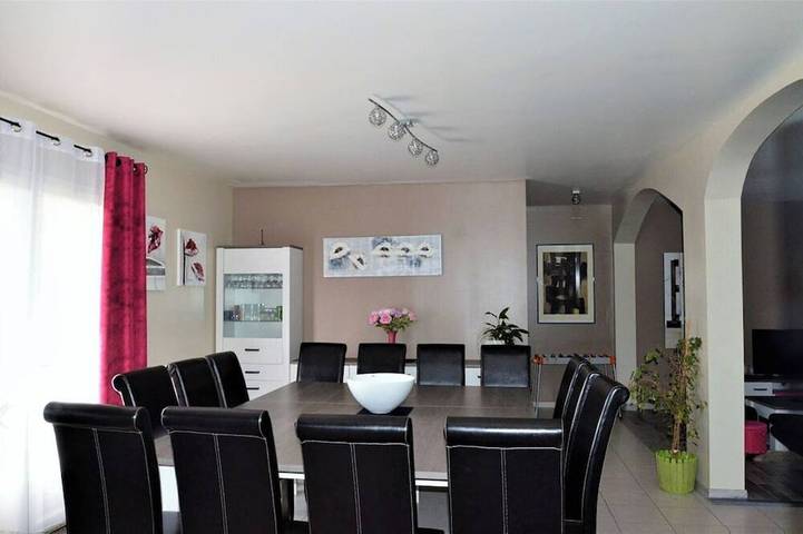 Location de vacances pour 16 personnes, avec jardin et terrasse à Marsaneix