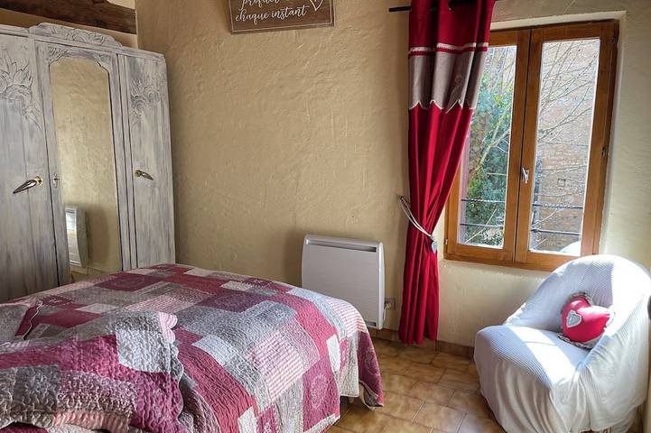 Gîte pour 8 personnes, avec jardin ainsi que piscine et jacuzzi à Valojoulx - 4